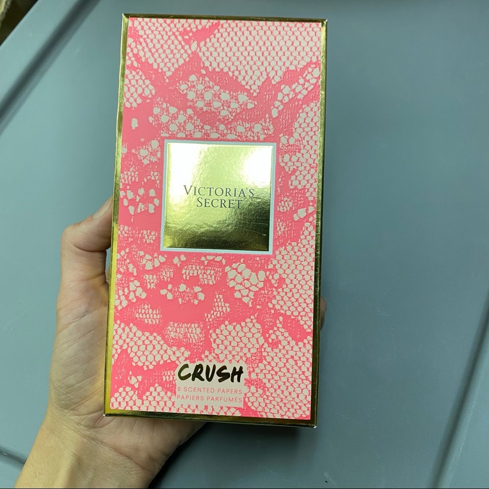 Victoria’s Secret CRUSH Scented Papers